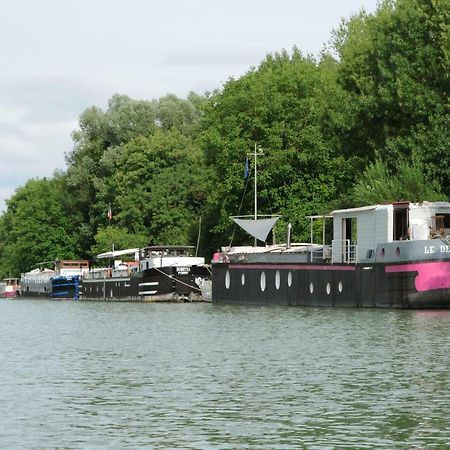 Peniche "Le Defi" Bed and Breakfast Marolles-sur-Seine Exteriör bild
