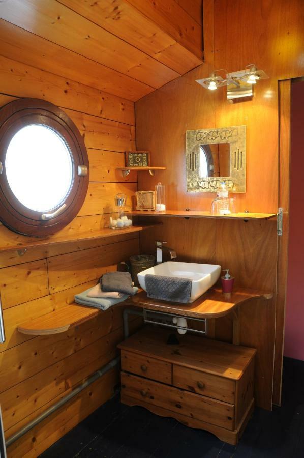 Peniche "Le Defi" Bed and Breakfast Marolles-sur-Seine Exteriör bild